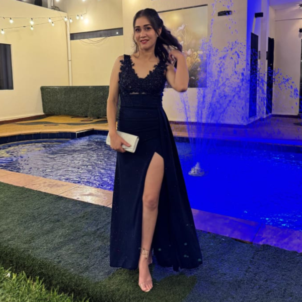 Vestido azul marino con tajo (2)