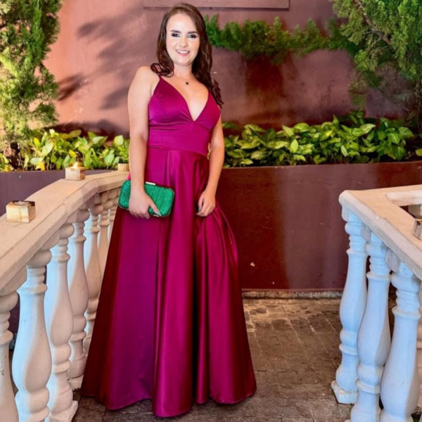 Vestido morado con tiras