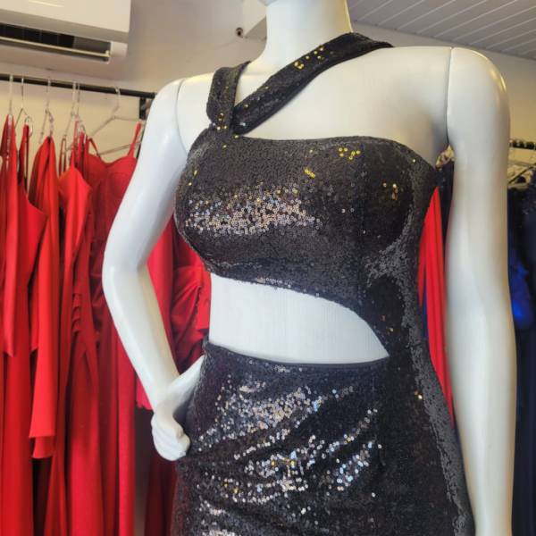 Vestido negro con lentejuelas