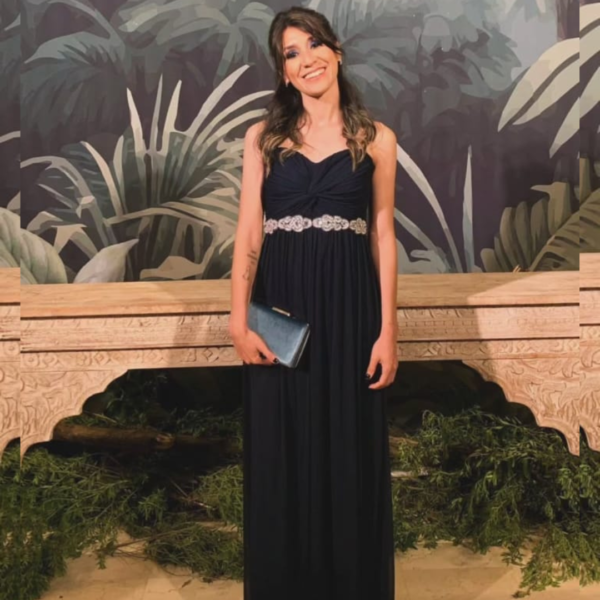 Vestido negro con tiras